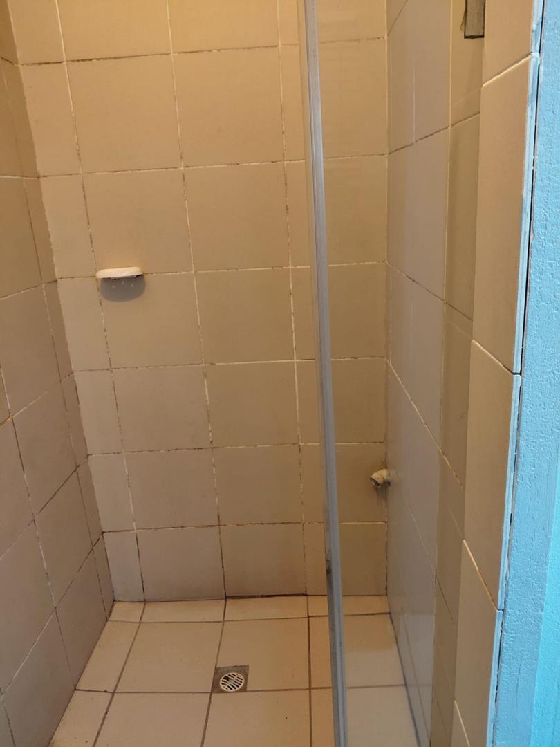 To Let 1 Bedroom Property for Rent in Oakdale Western Cape